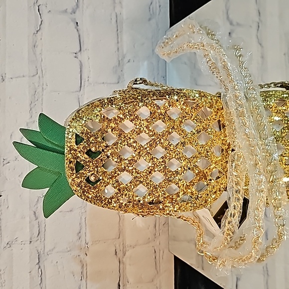 Olivia Miller Whimsical pineapple crossbody NWT - Picture 2 of 6